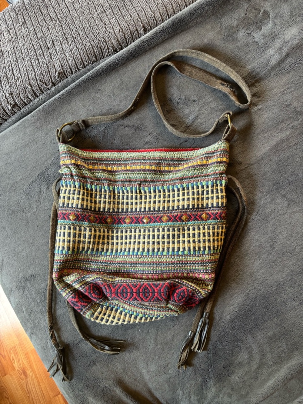 World Market Woven Bucket Bag, Distressed Boho Purse, Crochet Crossbody, Hobo - Picture 2 of 14